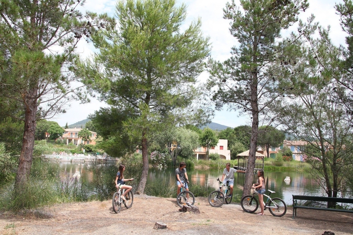 Imagen general del Apartamentos Résidence Pierre Et Vacances Les Restanques Du Golf De Saint Tropez. Foto 3