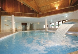 Imagen de la piscina del Apartamentos R&eacute;sidence Prestige L'or&eacute;e Des Pistes. Foto 5