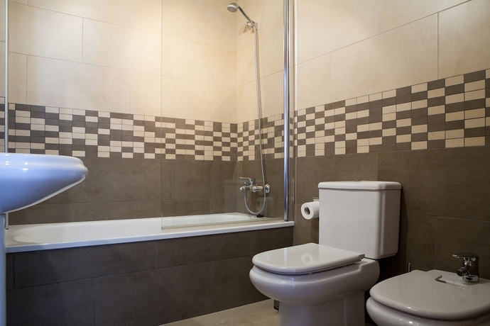 Imagen de la habitación del Apartamentos Real De Cartuja And Suites. Foto 19