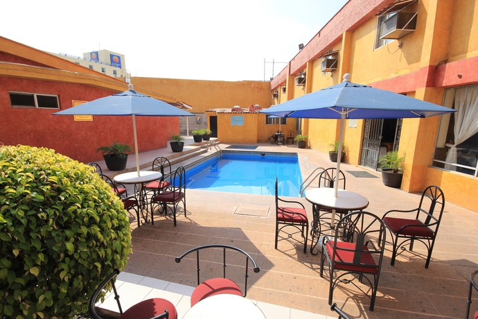 Imagen de la piscina del Apartamentos Real De Minas Inn Hotel, Queretaro. Foto 12