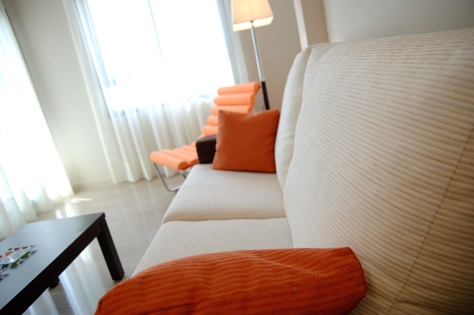 Imagen de los interiores del Apartamentos RealRent Calamora. Foto 6