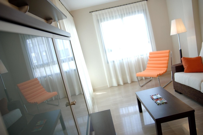 Imagen de los interiores del Apartamentos RealRent Calamora. Foto 8