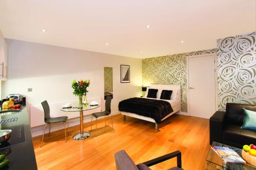 Imagen de la habitación del Apartamentos Red Lion Court By City2stay. Foto 4