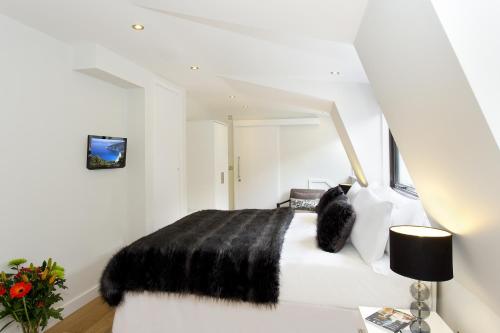 Imagen general del Apartamentos Red Lion Court By City2stay. Foto 2