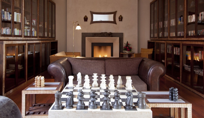 Imagen de los interiores del Apartamentos Regency Country Club, Apartments Suites. Foto 13