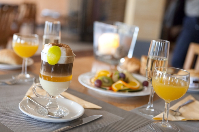 Imagen del bar/restaurante del Apartamentos Regency Country Club, Apartments Suites. Foto 3