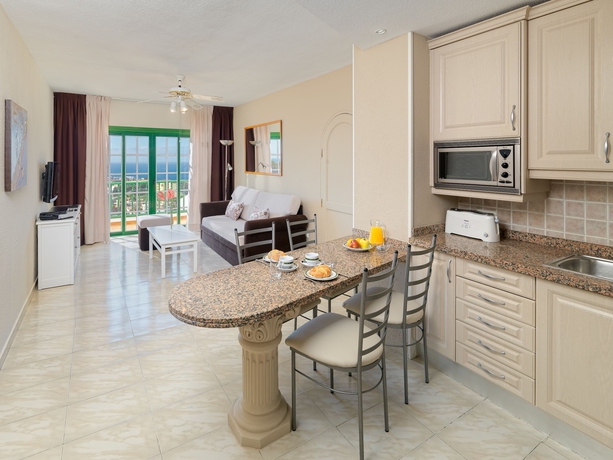 Imagen de la habitación del Apartamentos Regency Torviscas Apartments Suites. Foto 11