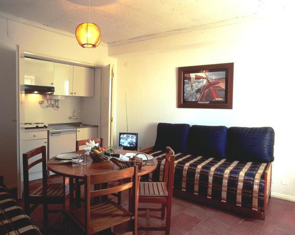 Imagen general del Apartamentos Regina, Albufeira. Foto 2