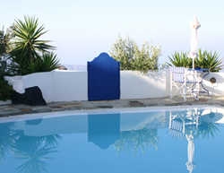 Imagen de la piscina del Apartamentos Remezzo Villas. Foto 3