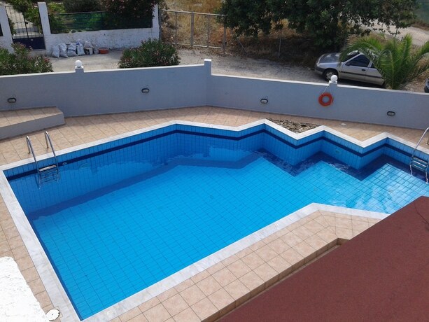 Imagen de la piscina del Apartamentos Remi, Malia. Foto 18