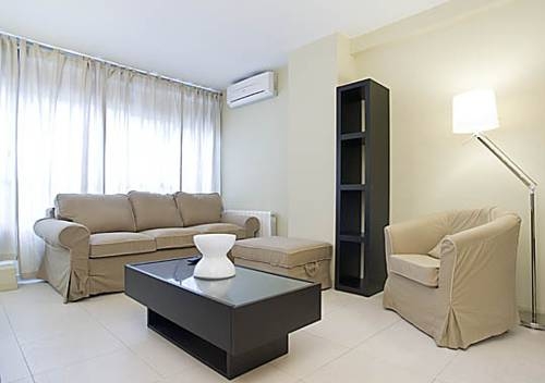 Imagen general del Apartamentos Rent4Days Sants. Foto 10