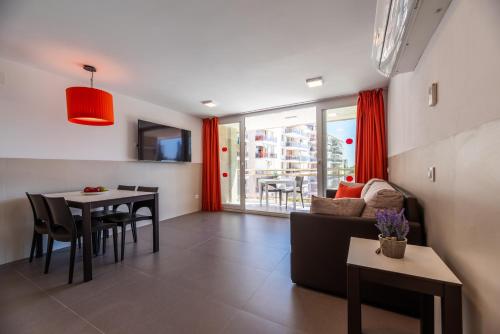 Imagen de la habitación del Apartamentos Rentalmar Navarra family suites. Foto 17