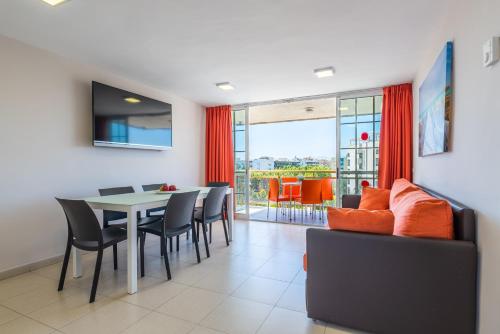 Imagen general del Apartamentos Rentalmar Navarra family suites. Foto 4