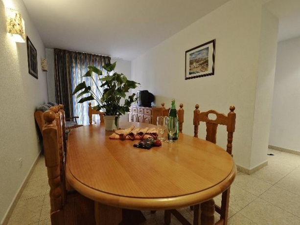 Imagen general del Apartamentos Rentalmar Pineda Suites. Foto 5
