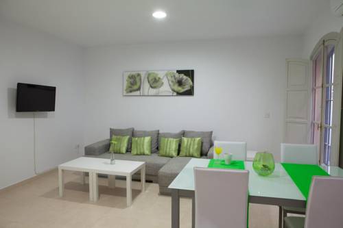 Imagen de la habitación del Apartamentos Reservaloen Plaza del Salvador. Foto 3