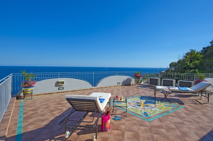 Imagen general del Apartamentos Residence Il Giardino dei Limoni. Foto 3