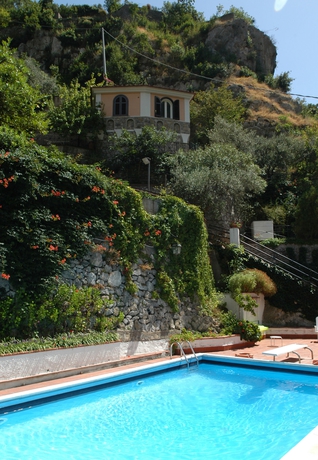 Imagen de la piscina del Apartamentos Residence Villa Rosa. Foto 12