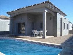 Imagen de los exteriores del Apartamentos Residence Villas Ebrodelta. Foto 6