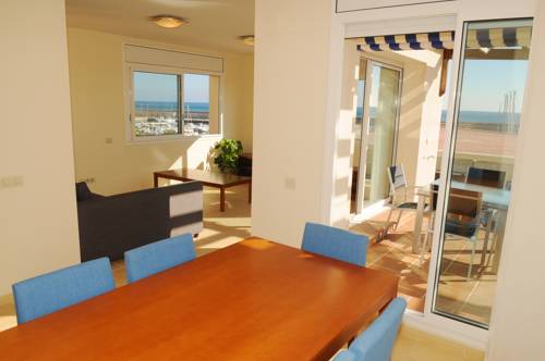 Imagen de la habitación del Apartamentos Residencial Marina De Port. Foto 3