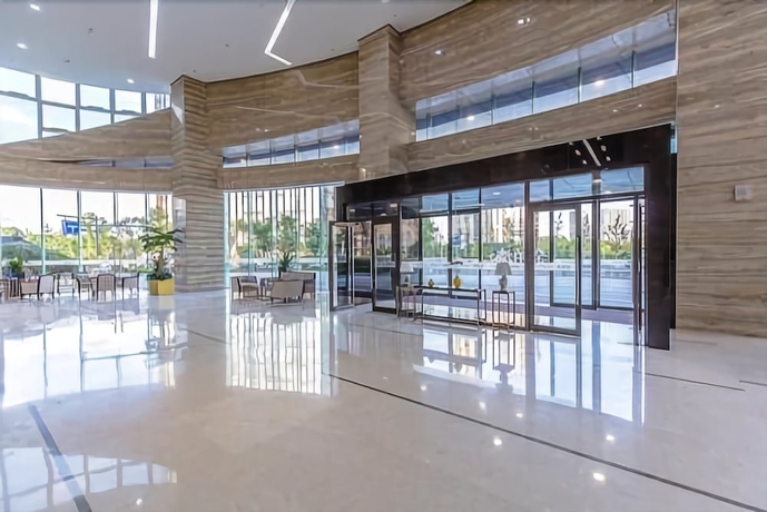 Imagen de los interiores del Apartamentos Riverside, Jiande. Foto 18