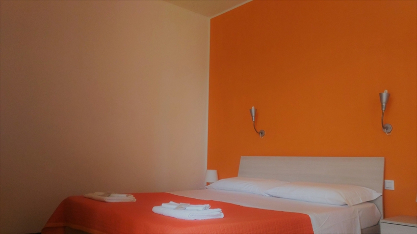 Imagen de la habitación del Apartamentos Riviera Suite. Foto 4