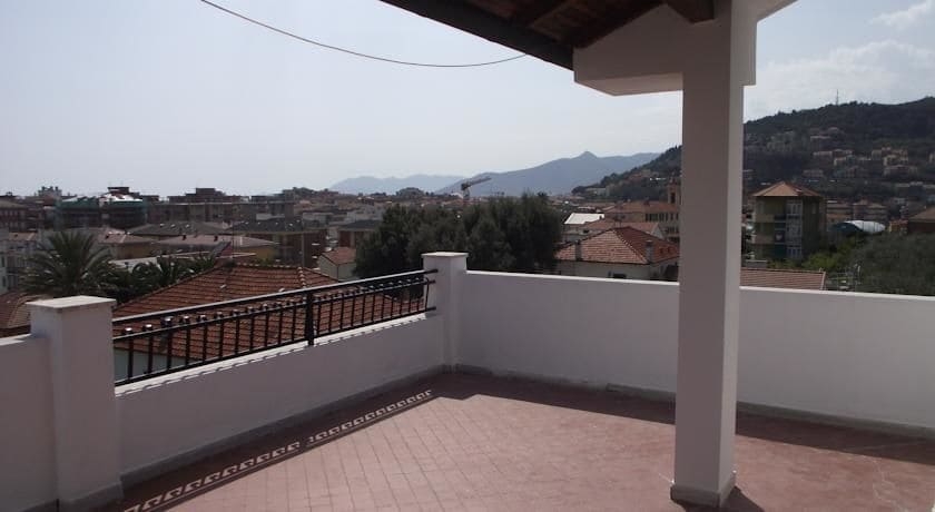 Imagen de los exteriores del Apartamentos Riviera Suite. Foto 10