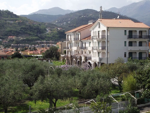 Imagen de los interiores del Apartamentos Riviera Suite. Foto 12