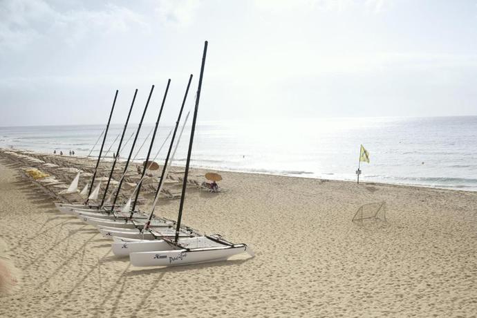 Imagen general del Apartamentos Robinson Esquinzo Playa - All Inclusive. Foto 13