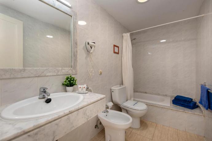 Imagen general del Apartamentos Rocas Blancas. Foto 15