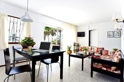 Imagen de la piscina del Apartamentos Rocas Rojas. Foto 5