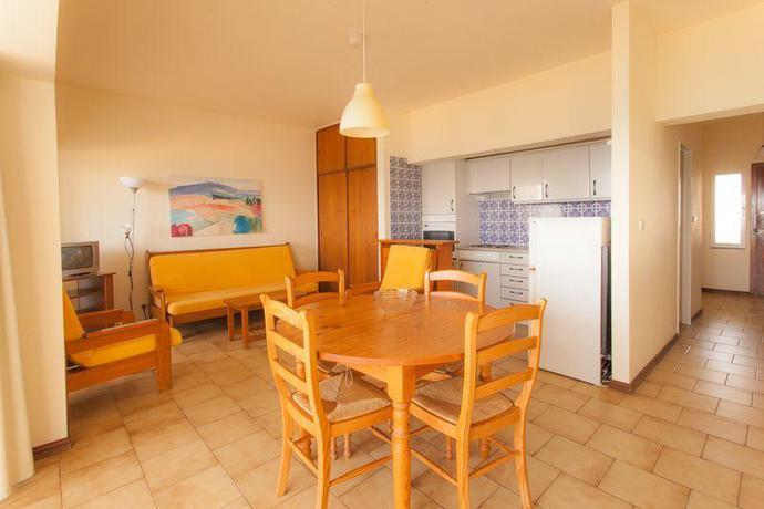 Imagen de los interiores del Apartamentos Rocha Praia Mar. Foto 5