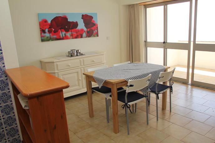 Imagen de los interiores del Apartamentos Rocha Praia Mar. Foto 9