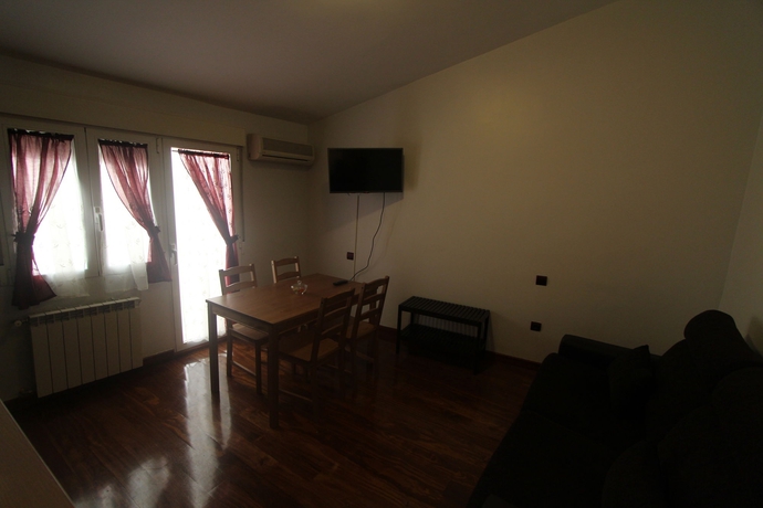 Imagen de los interiores del Apartamentos Roisa Centro. Foto 13