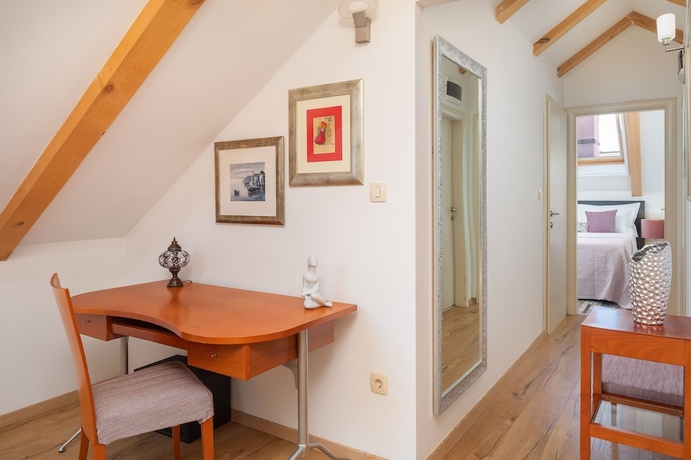 Imagen de la habitación del Apartamentos Romantic apartment in the attic. Foto 15