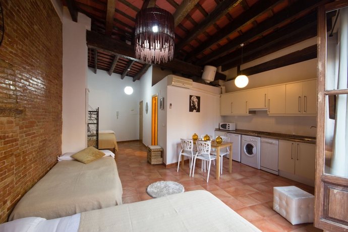 Imagen general del Apartamentos Royal Apartments By Hoom. Foto 2