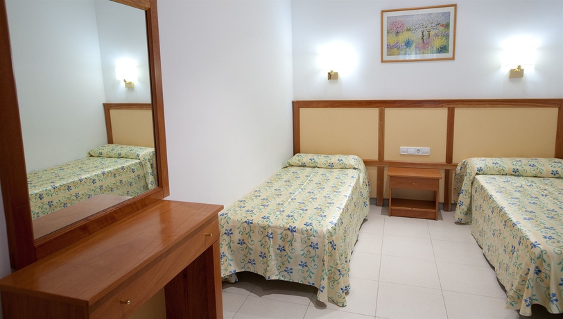Imagen de la habitación del Apartamentos Royal, Lloret de Mar. Foto 3