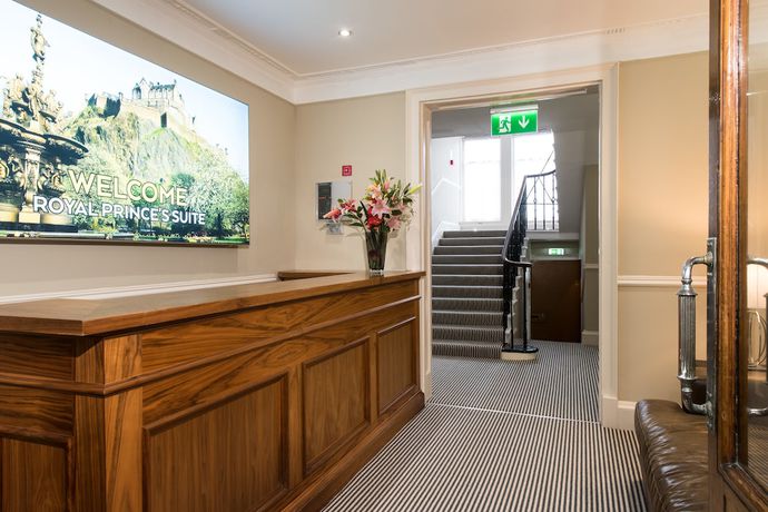 Imagen de los interiores del Apartamentos Royal Princes Suites. Foto 20