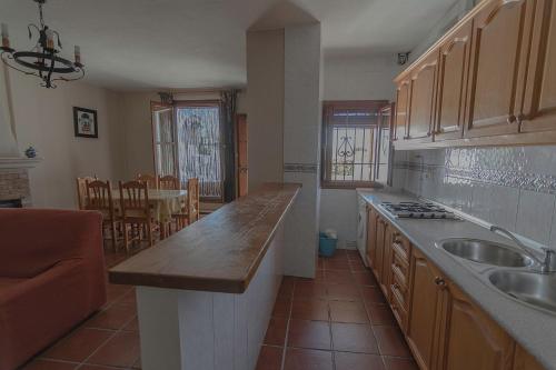 Imagen de la habitación del Apartamentos Rurales Las Chimeneas. Foto 8