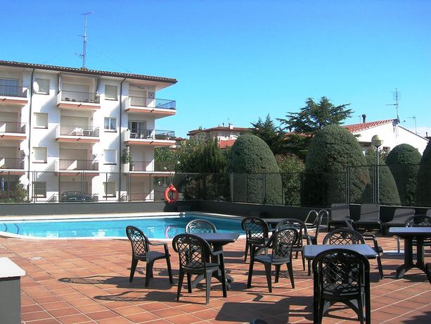 Imagen del bar/restaurante del Apartamentos Rv Hotels Tropic. Foto 5