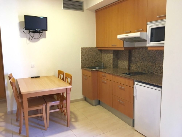 Imagen de los interiores del Apartamentos SELVAPARK. Foto 13