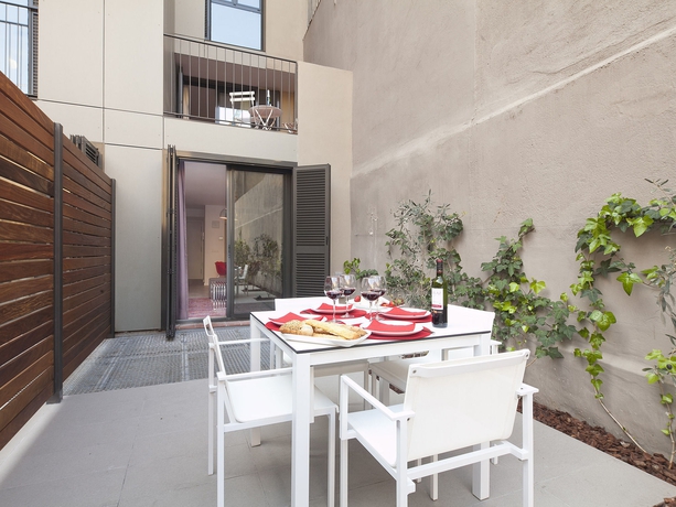 Imagen de los exteriores del Apartamentos SLEEP Eixample by STAY. Foto 14