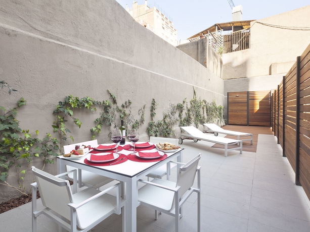 Imagen de los exteriores del Apartamentos SLEEP Eixample by STAY. Foto 16