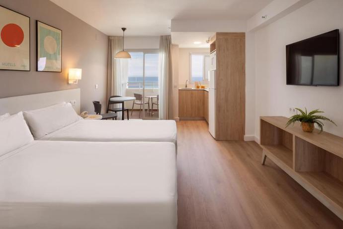 Imagen de la habitación del Apartamentos SOL by Meli&aacute; Puerto Marina. Foto 5