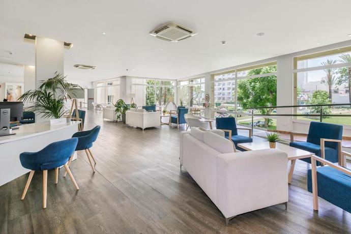 Imagen de los interiores del Apartamentos SOL by Meli&aacute; Puerto Marina. Foto 11