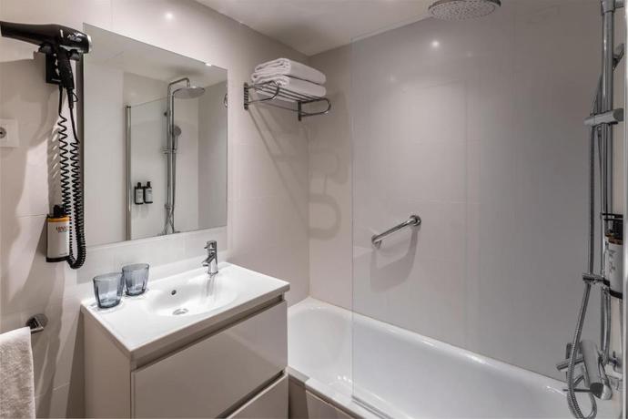 Imagen de la habitación del Apartamentos SOL by Meli&aacute; Puerto Marina. Foto 6