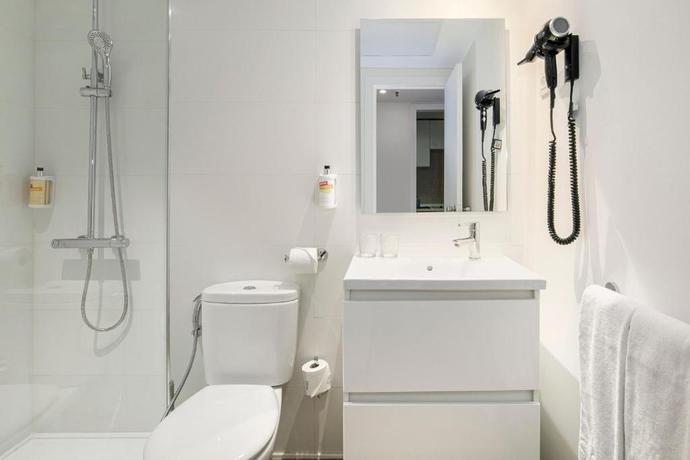 Imagen de la habitación del Apartamentos SOL by Meli&aacute; Puerto Marina. Foto 7