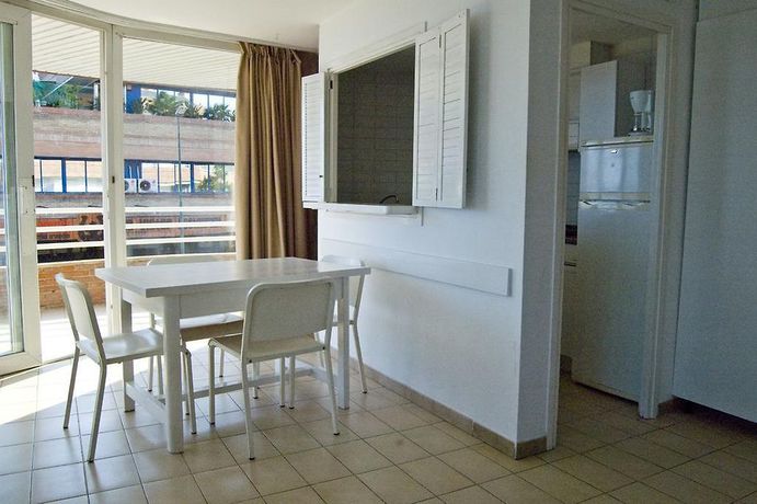 Imagen general del Apartamentos SUNSET APARTAMENTOS CARAVELA. Foto 1