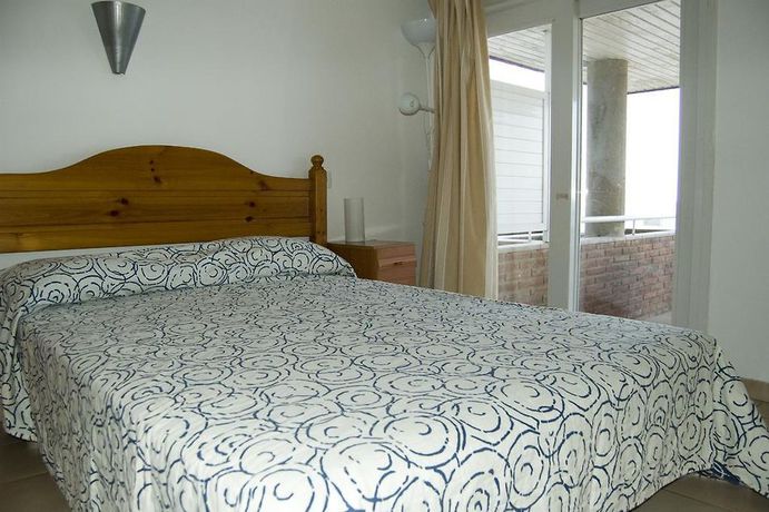 Imagen general del Apartamentos SUNSET APARTAMENTOS CARAVELA. Foto 4