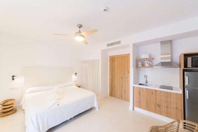 Imagen de la habitación del Apartamentos Sa Cala Suites. Foto 6