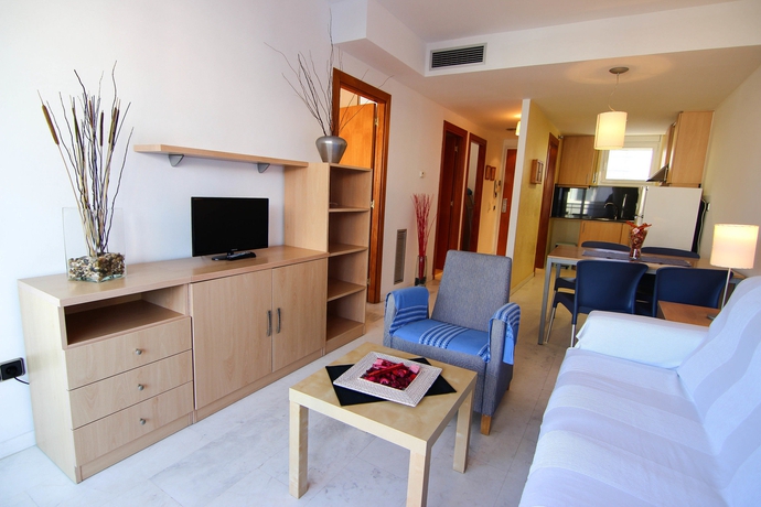 Imagen de los interiores del Apartamentos S'abanell Central Park. Foto 14